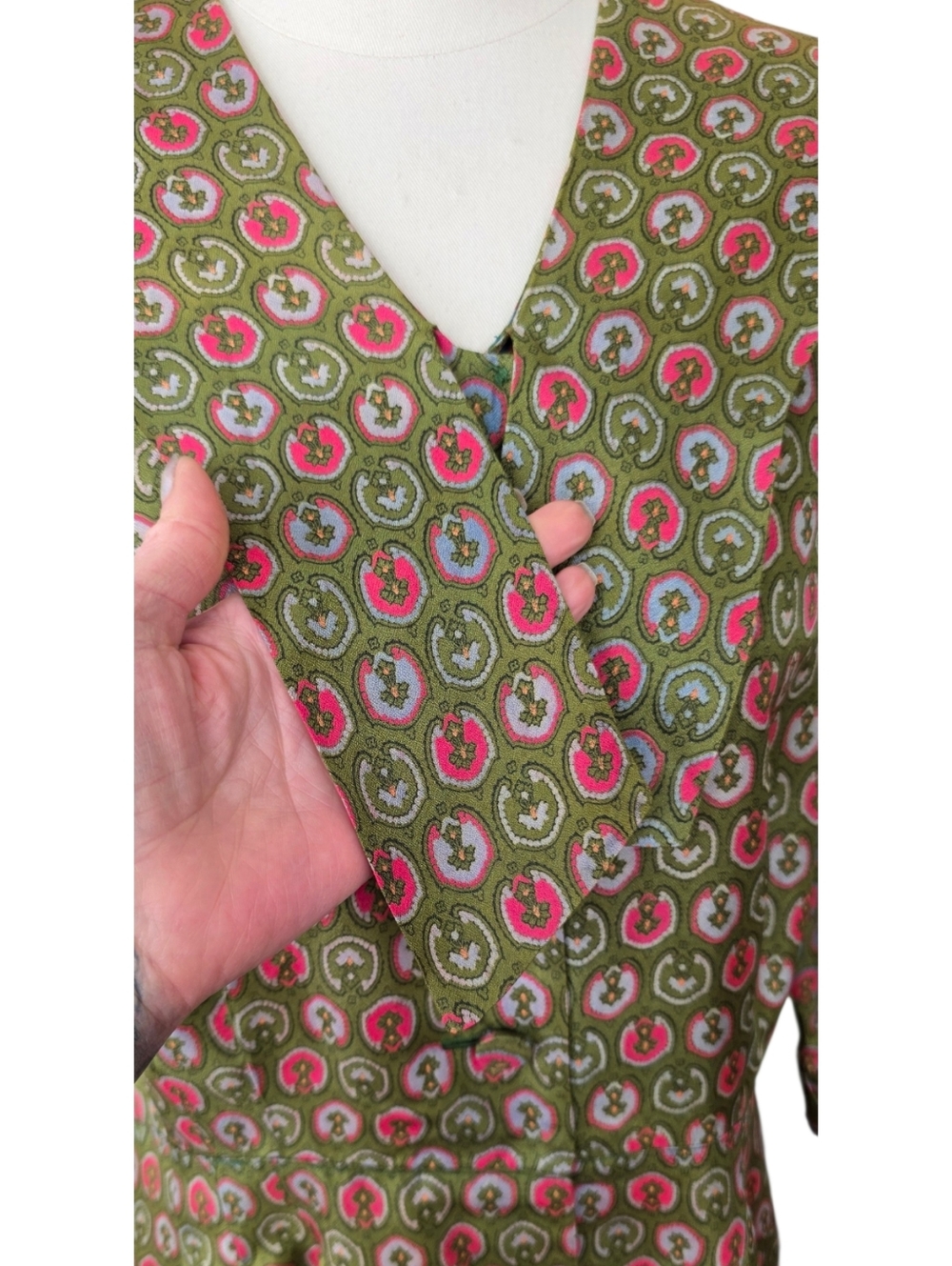 Vintage 1950s Korell Printed Day Dress Olive Pink Novelty Print Womens Size XL - Picture 7 of 15